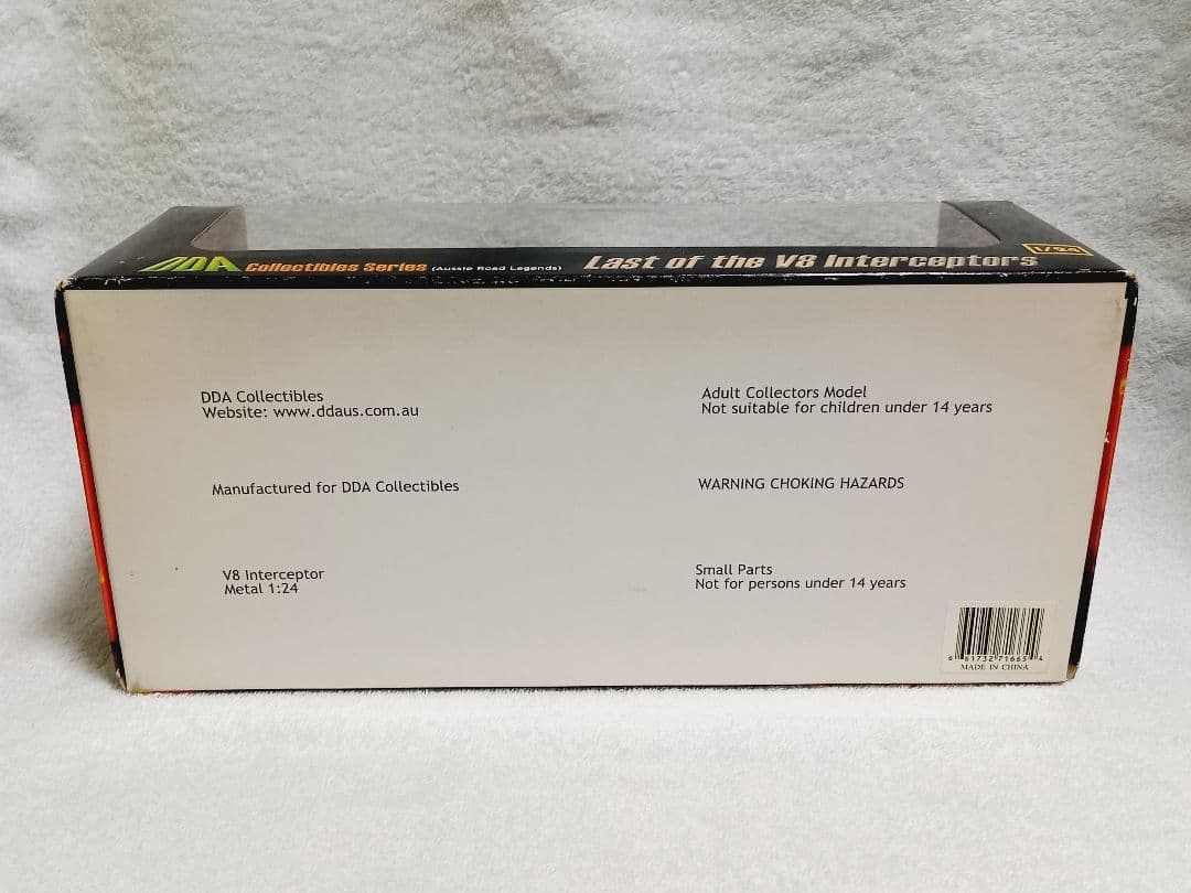 マッドマックス V8 インターセプター1/24ミニカー
