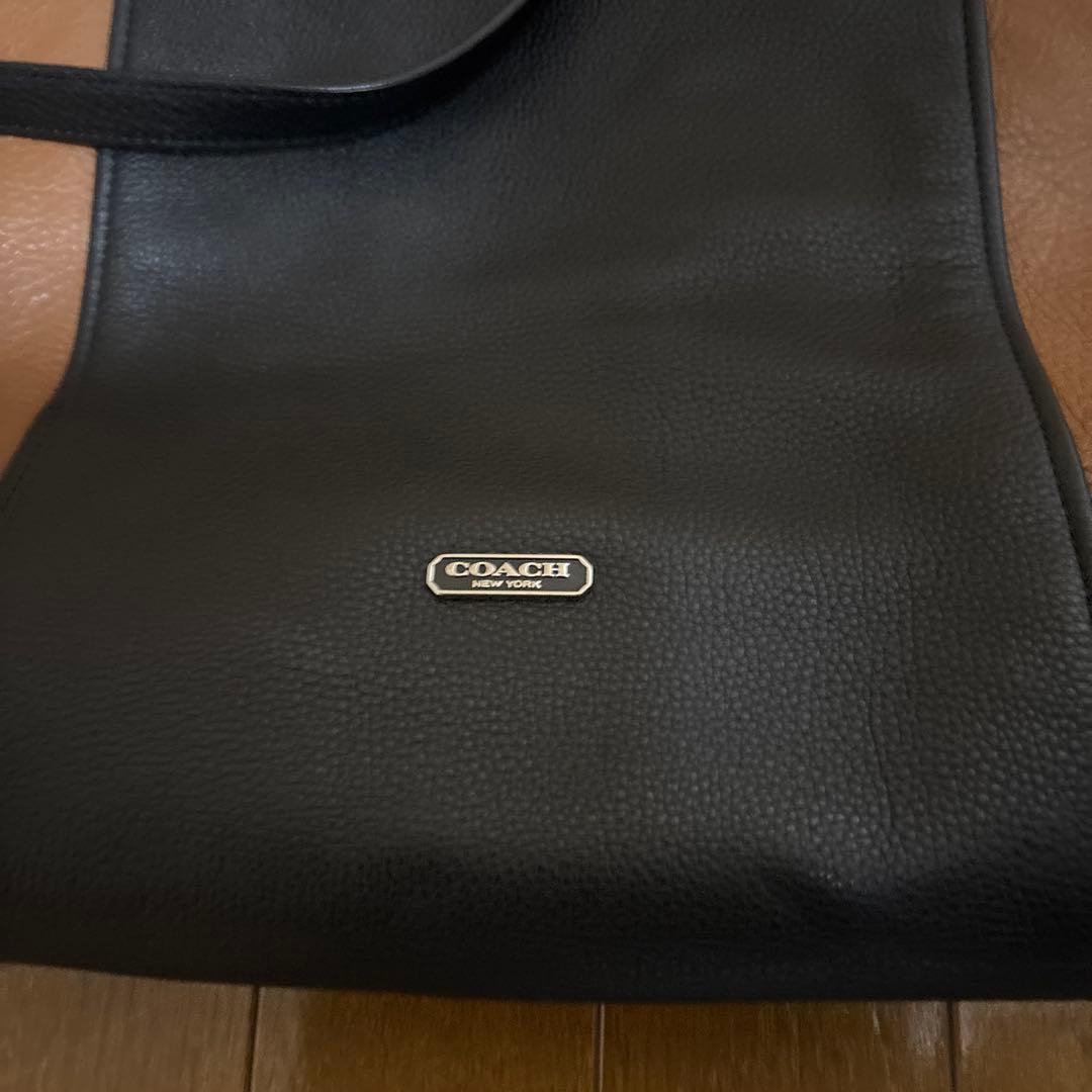 完売品　COACH レザーショルダーバッグ 黒/茶