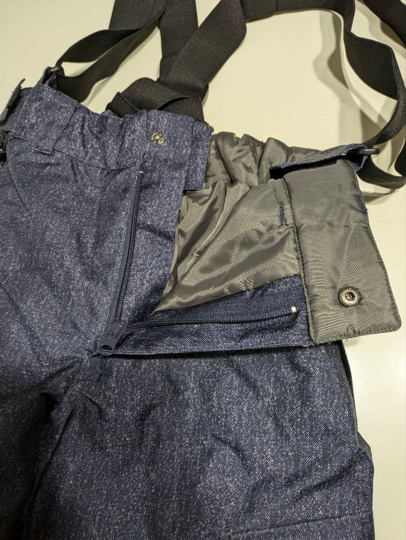 キッズスキーウェア140サイズ　調整機能付