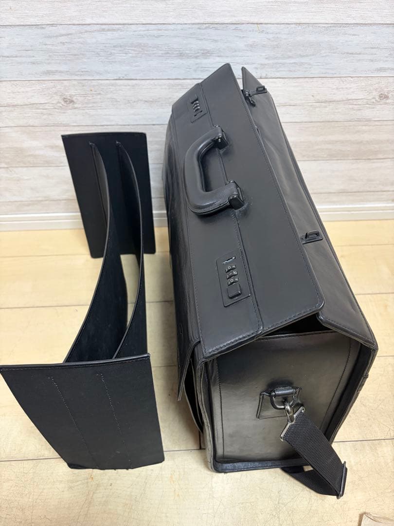 モンブラン マイスターシュテュック レザー アタッシュケース ロック付