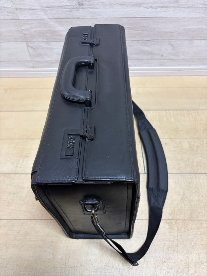 モンブラン マイスターシュテュック レザー アタッシュケース ロック付