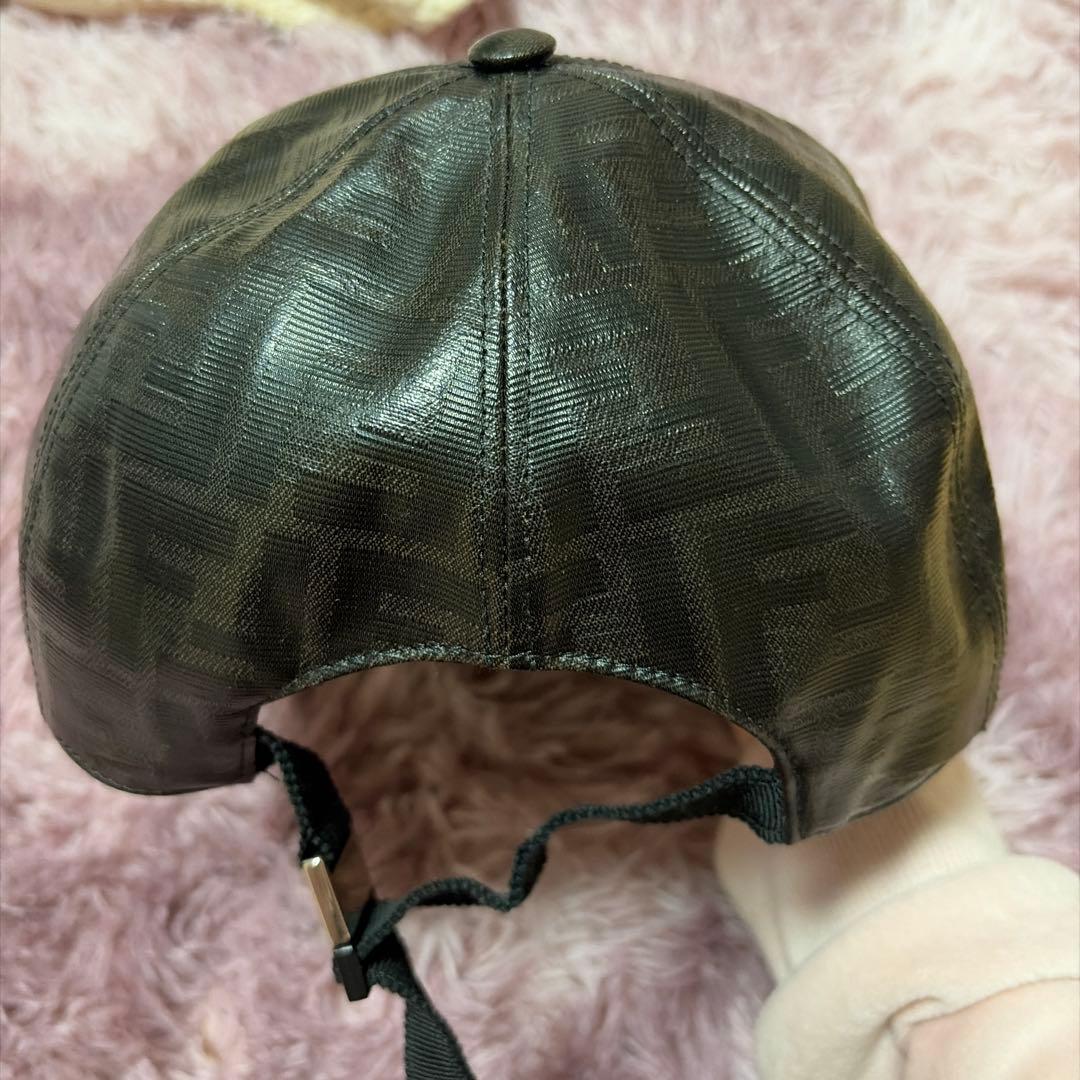 Fendi ブラック ロゴキャップ