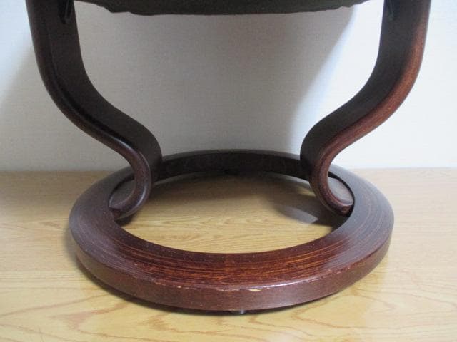 エコーネス　EKORNES　スツール　オットマン　椅子　本革　レザー　レッド系