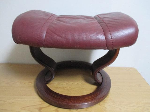 エコーネス　EKORNES　スツール　オットマン　椅子　本革　レザー　レッド系
