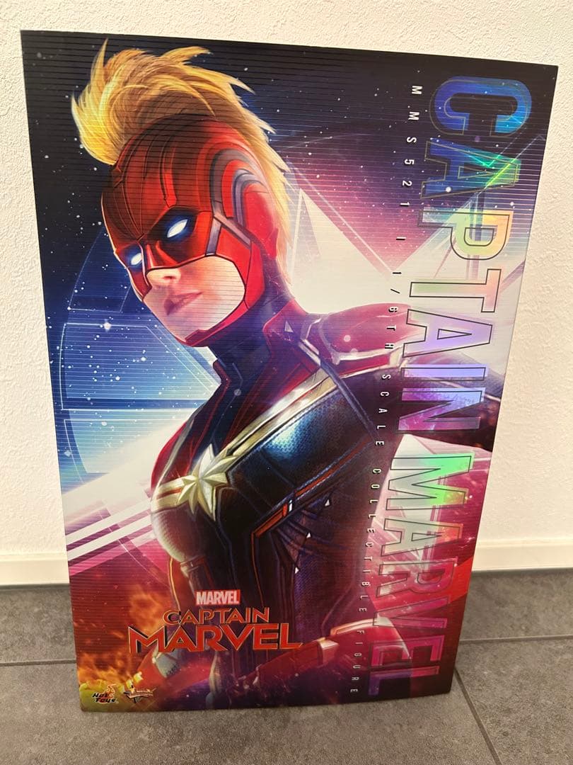 ホットトイズ　キャプテン・マーベル 1/6フィギュア