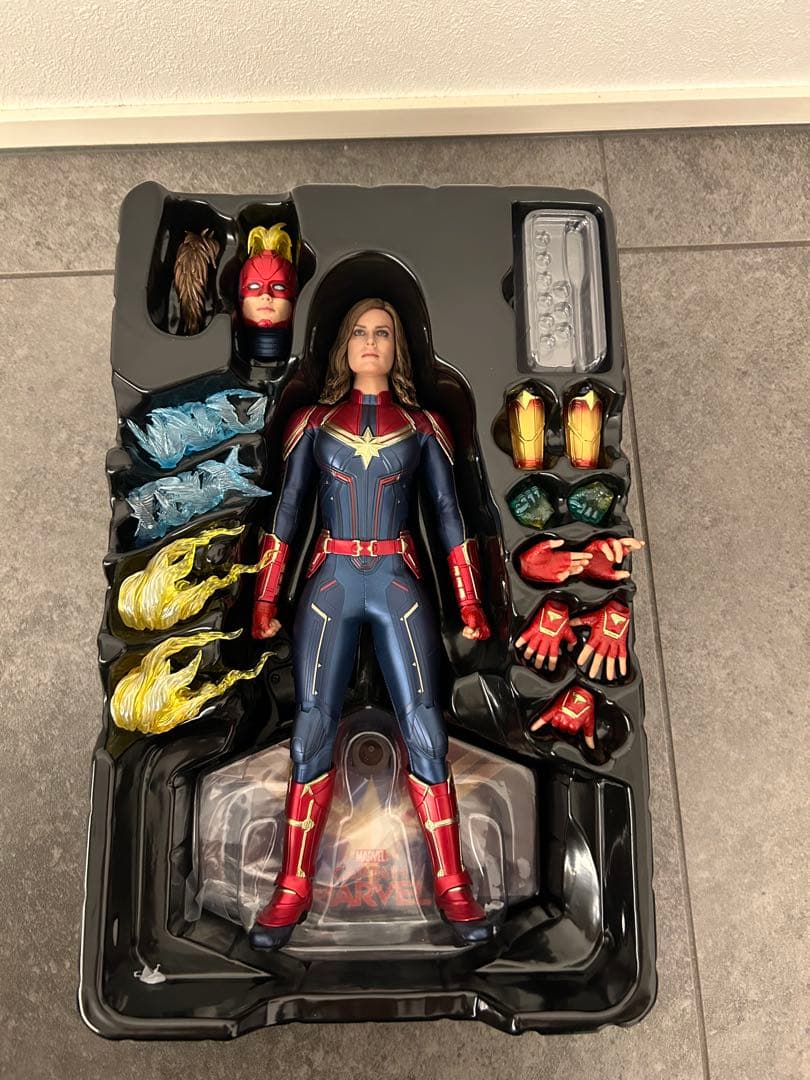 ホットトイズ　キャプテン・マーベル 1/6フィギュア