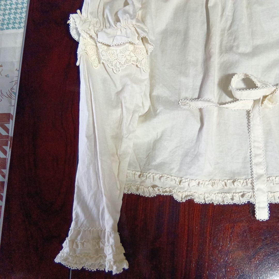 ☆ピンクハウス☆アイボリー レース装飾 フリル付き長袖ブラウスです❣