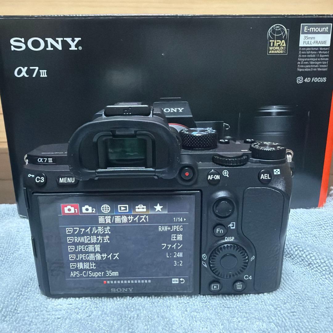 《⭐︎明日までお値下げ中⭐︎》SONY α7 III ミラーレスカメラ 本体　ボディ