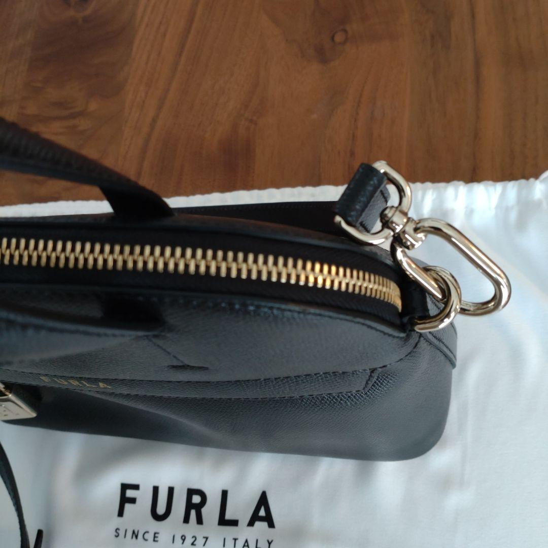 FURLA パイパー　ブラック ハンドバッグ　ショルダーつき