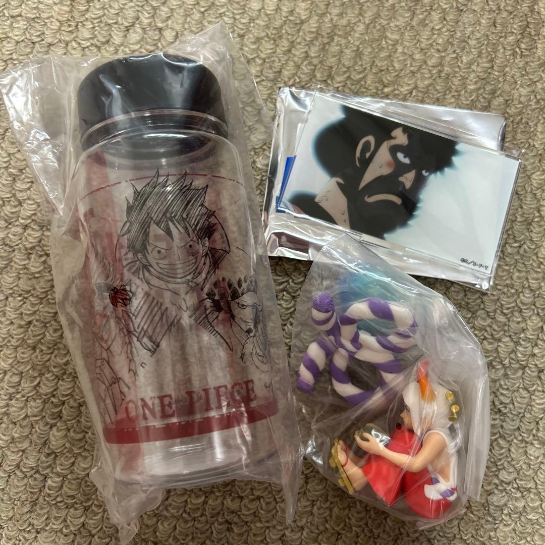 ①ワンピース　Hello, ONE PIECE コカコーラ　缶バッジ