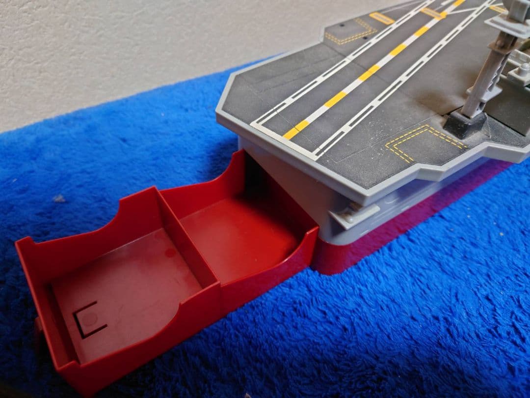 プレーンズトミカ 16体　航空母艦　セット