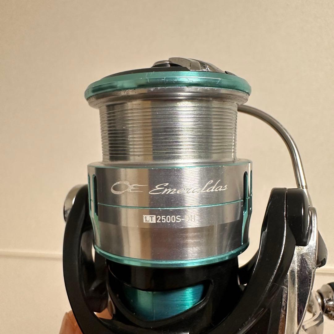ダイワ　エメラルダス LT2500S-DH リール