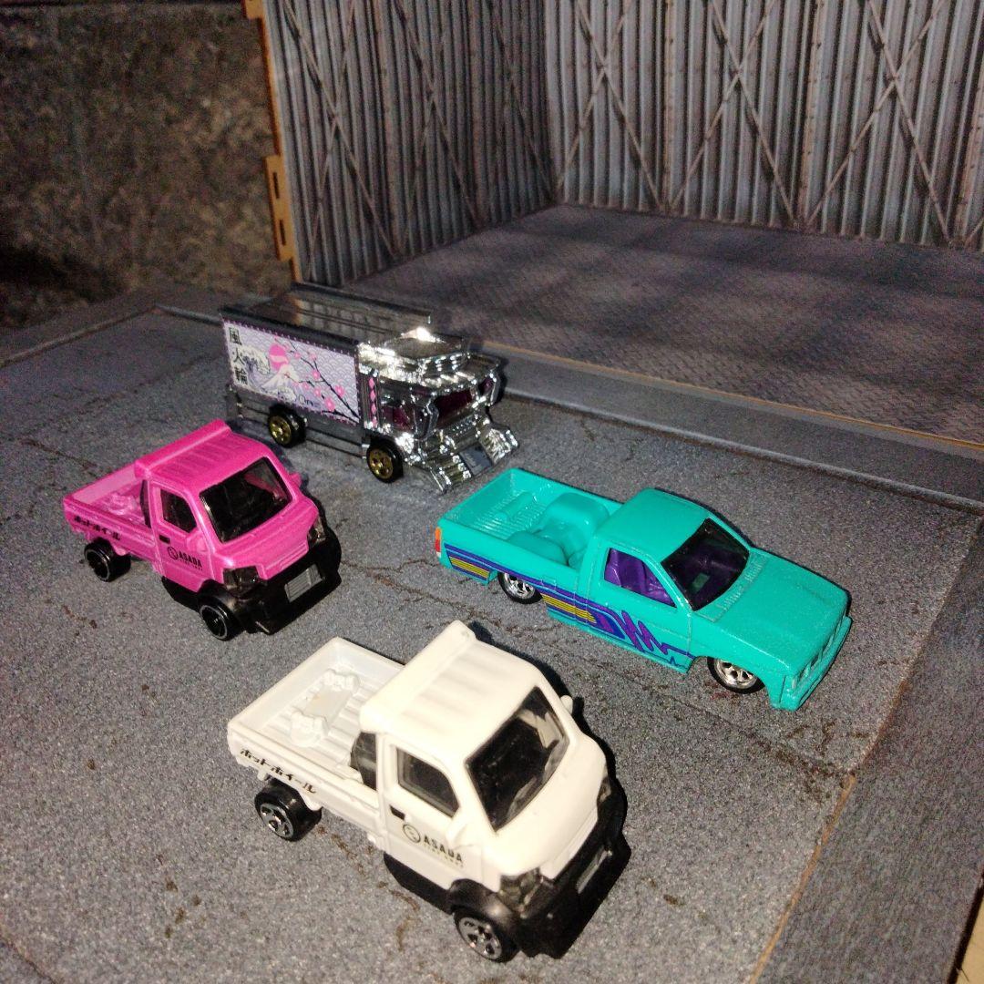 ホットウィール12台セット　ニッサン　マツダ　　　三菱　デコトラ　軽トラ