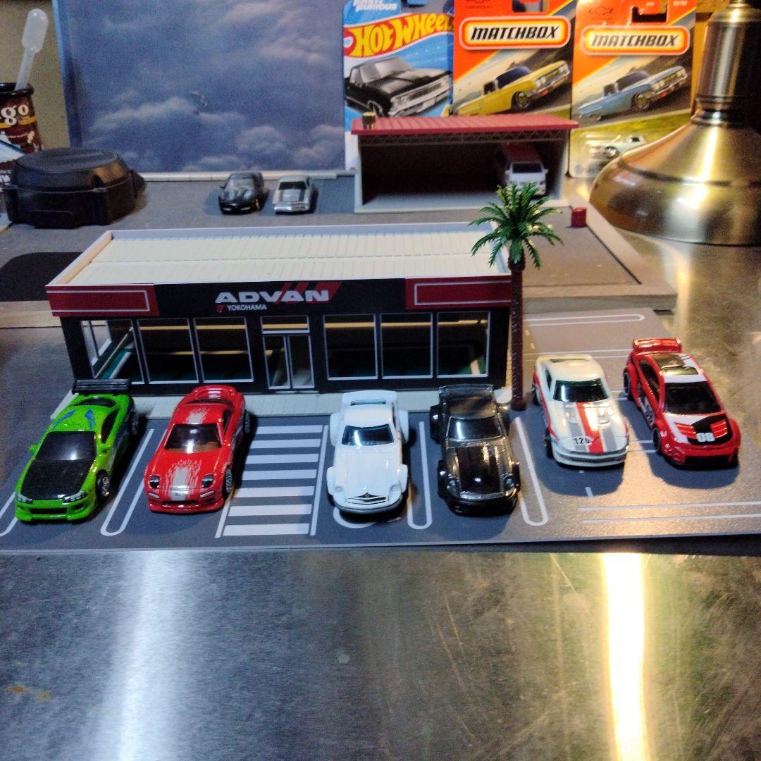 ホットウィール12台セット　ニッサン　マツダ　　　三菱　デコトラ　軽トラ