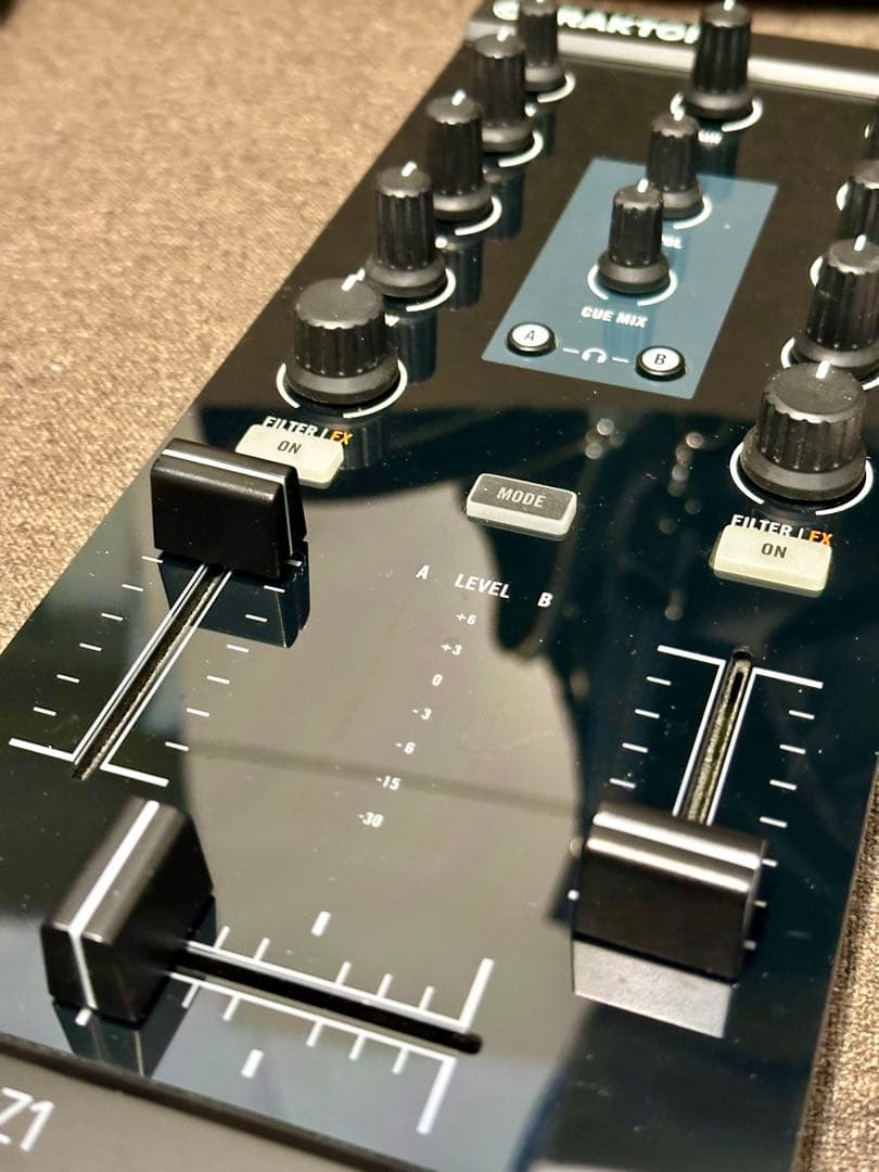 DJ機材 TRAKTOR KONTROL Z1 USB Lightning NI