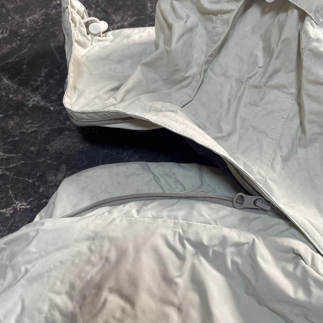 ellesseスノーボードウェア女性用 Lライトグレー　エレッセスキーウェア上下