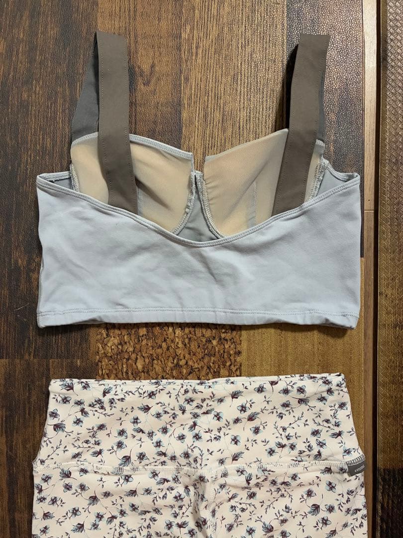 美品　エミヨガ　ヨガウェア　水色×モカ　サイズ1 M相当