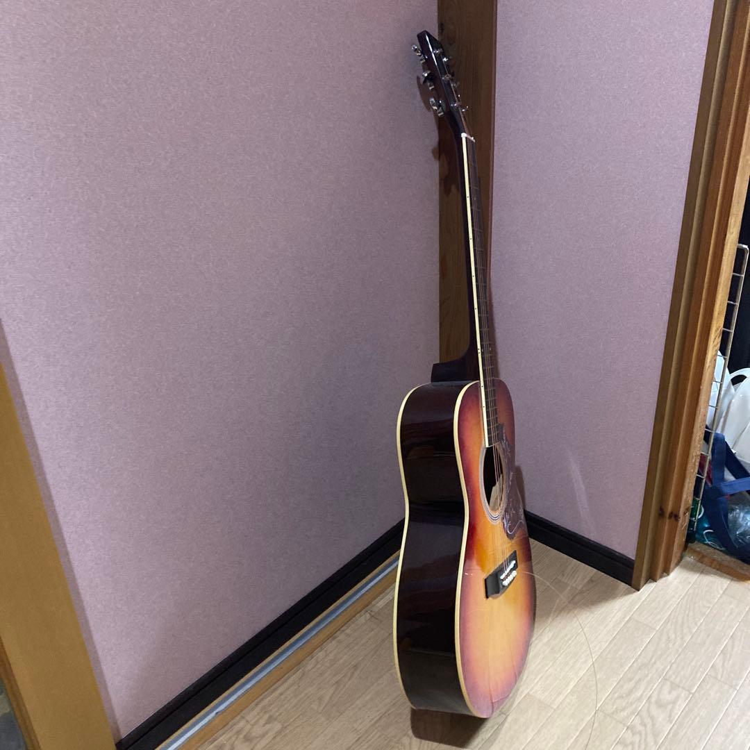 エレアコギター　ギブソンレプリカ　アンプからも音出せます。