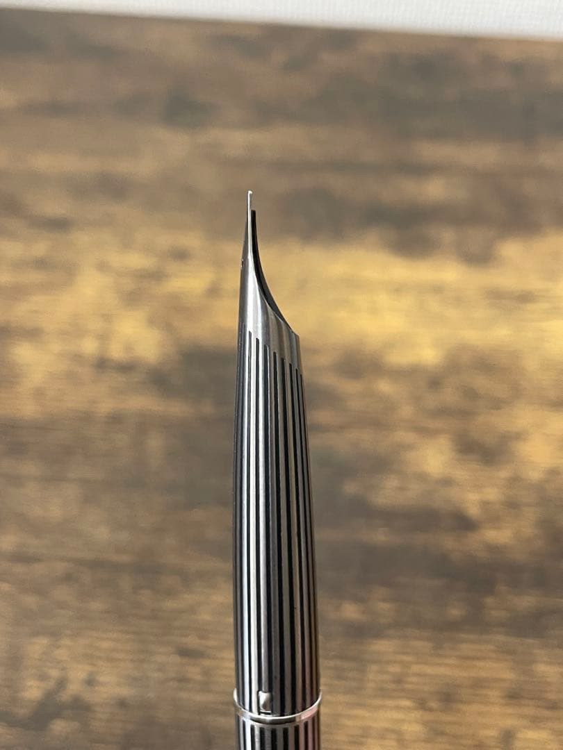新品未使用　1970年代　ペン先軸一体型　蝕刻　μ ストライプ　ミュー　万年筆