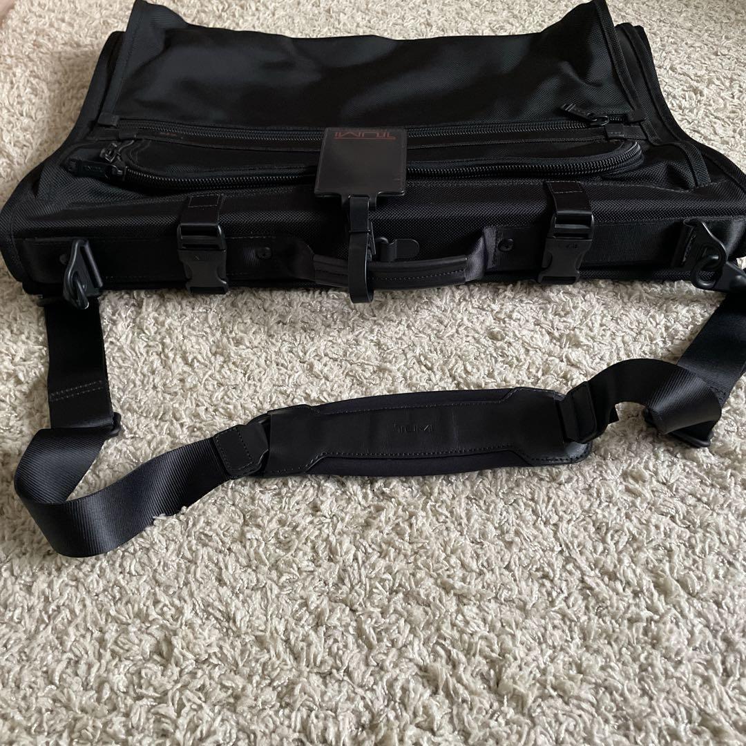 【極美品】TUMI ガーメントケース トライフォールド 22133DH ブラック
