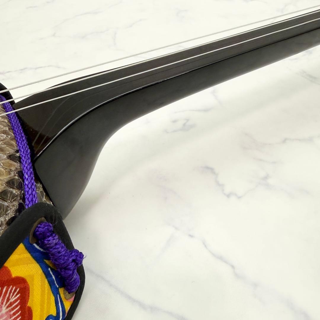 ☆美品☆ 三線 本皮 本革 蛇皮 蛇革 沖縄 三味線 琉球　ハードケース付き