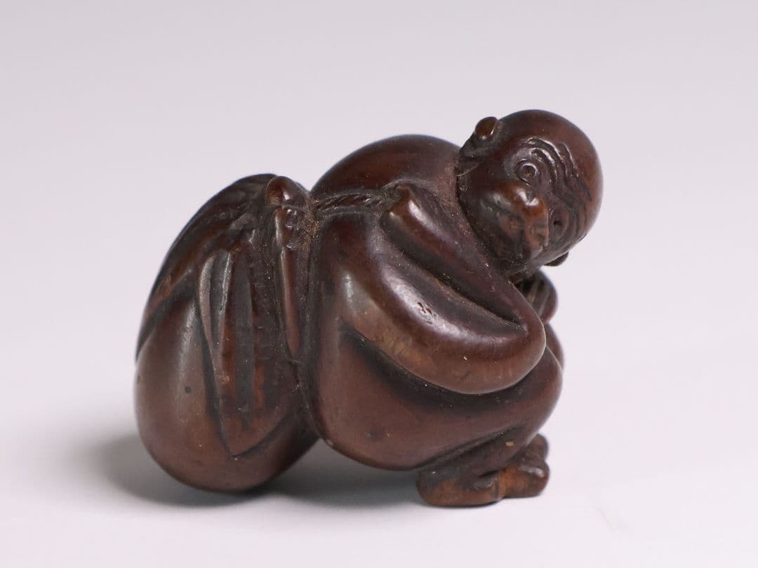 時代 堤物 猿と茄子 木彫 根付 木製【MB176】