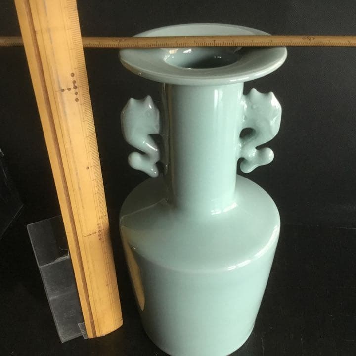 青瓷鯱耳　花入　諏訪蘇山　供箱