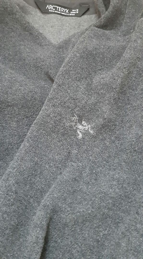 アークテリクス Vネック フリース M
