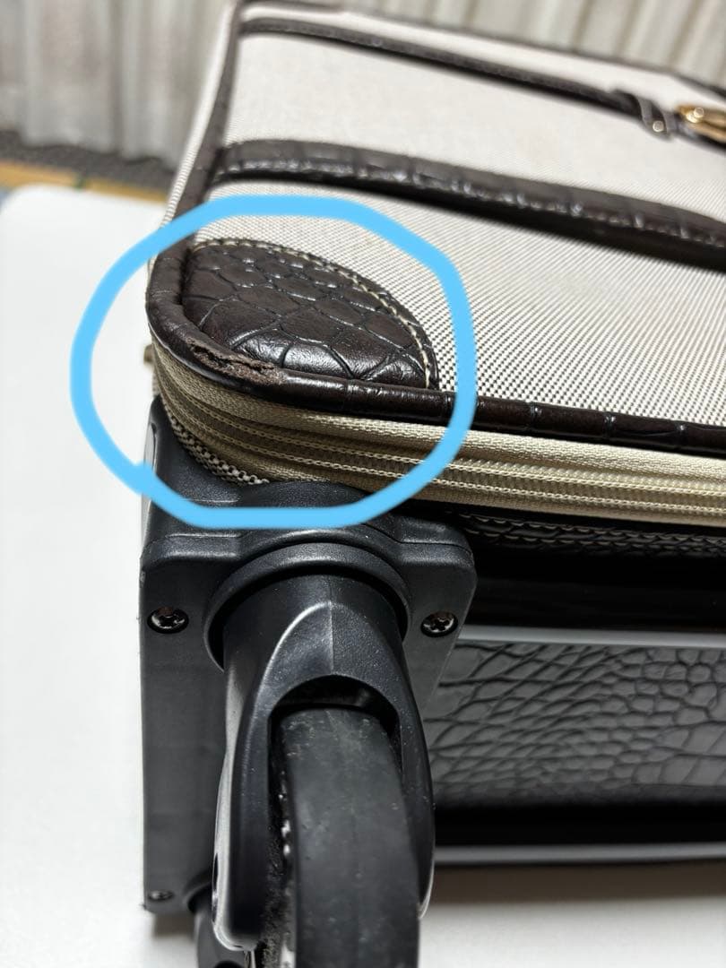 SWANY トランクキャリーバッグ クロコダイル型