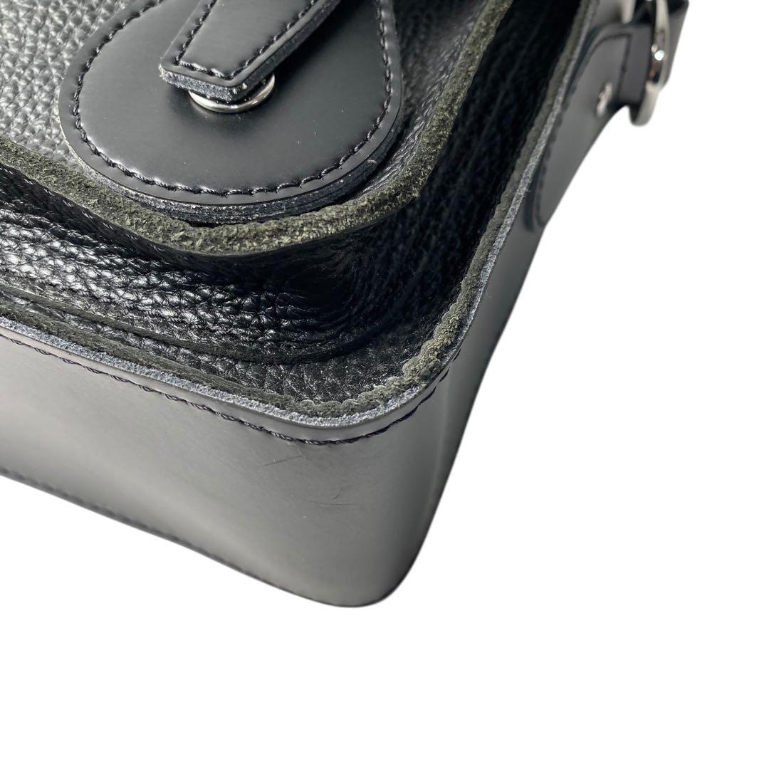 Dr.Martens 11インチ サッチェルバッグ チェーンショルダー