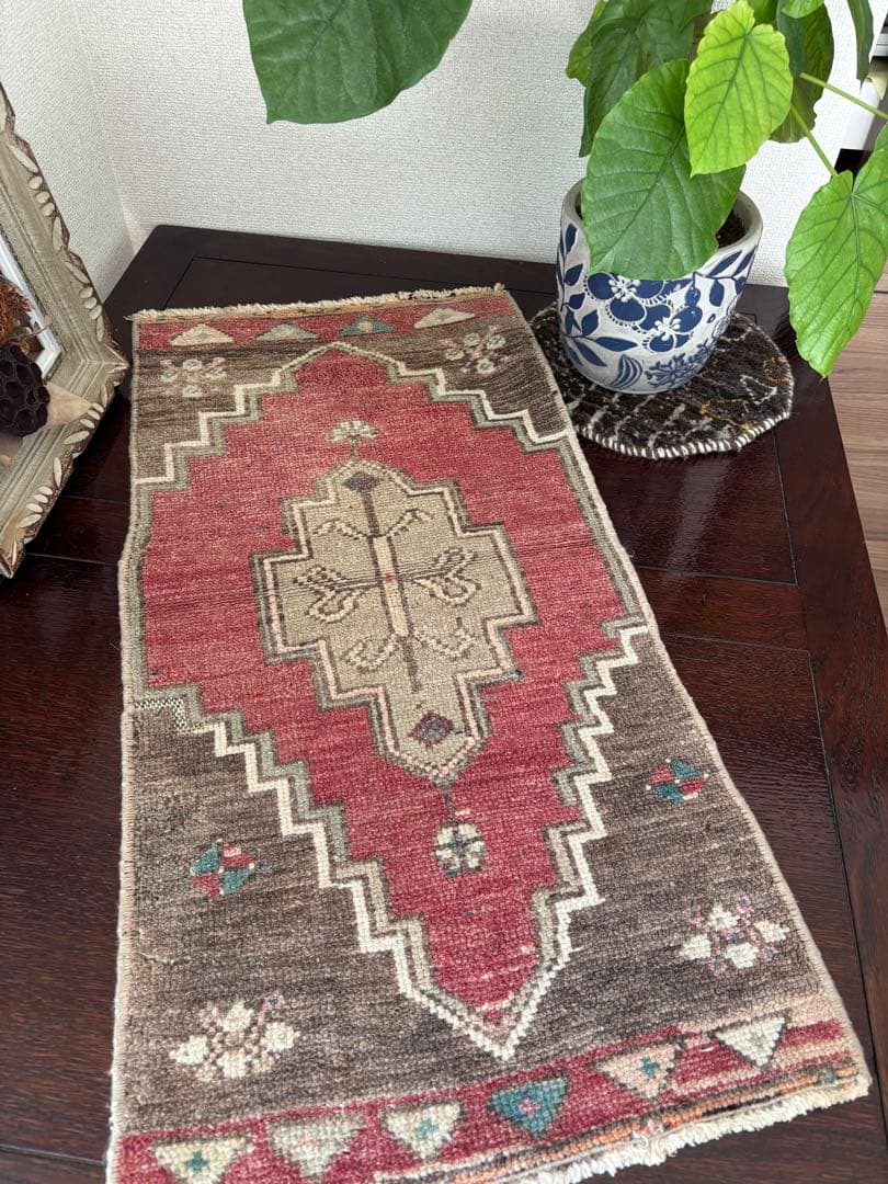 くすみレッドブラウントルコブルートルコヴィンテージ ラグ 目立った傷や汚れなし