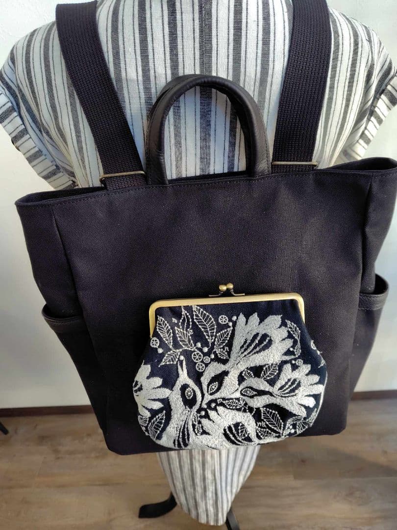 ペ*コ様 ミナペルホネン/carnival　カーニバルネイビー/がま口ポケット/