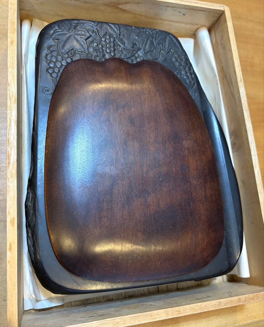 書道 硯 雨畑硯　雨畑真石 知石作 最高級品 大型硯　葡萄　彫刻