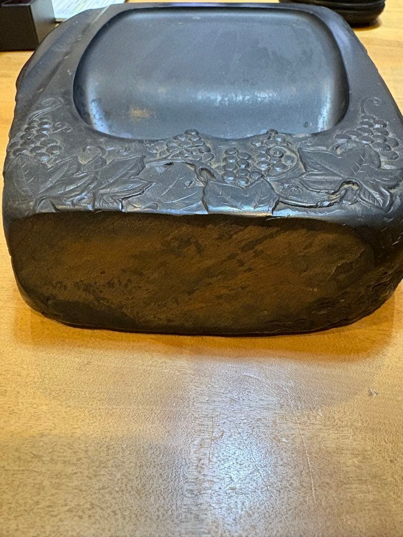 書道 硯 雨畑硯　雨畑真石 知石作 最高級品 大型硯　葡萄　彫刻