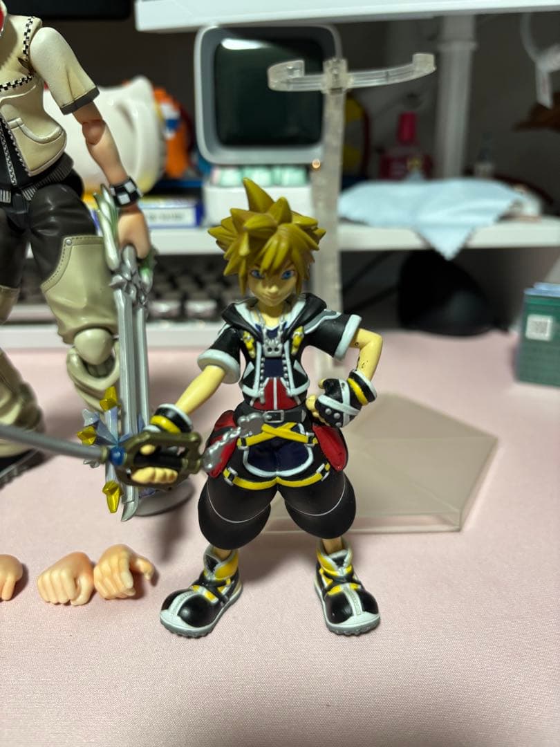希少 キングダムハーツPLAY ARTS改 ロクサス フィギュア 訳あり