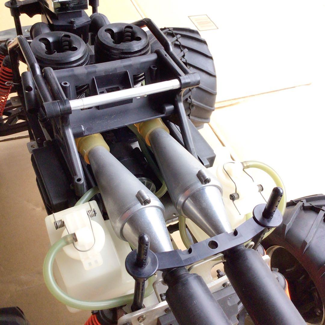 京商　ギガクラッシャーGIGA CRUSHER 1/8スケールラジコン