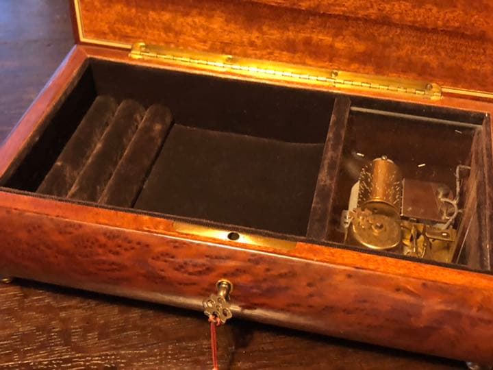 リュージュ　オルゴール　モーツァルト　メヌエット　象嵌　鍵付ジュエリーボックス