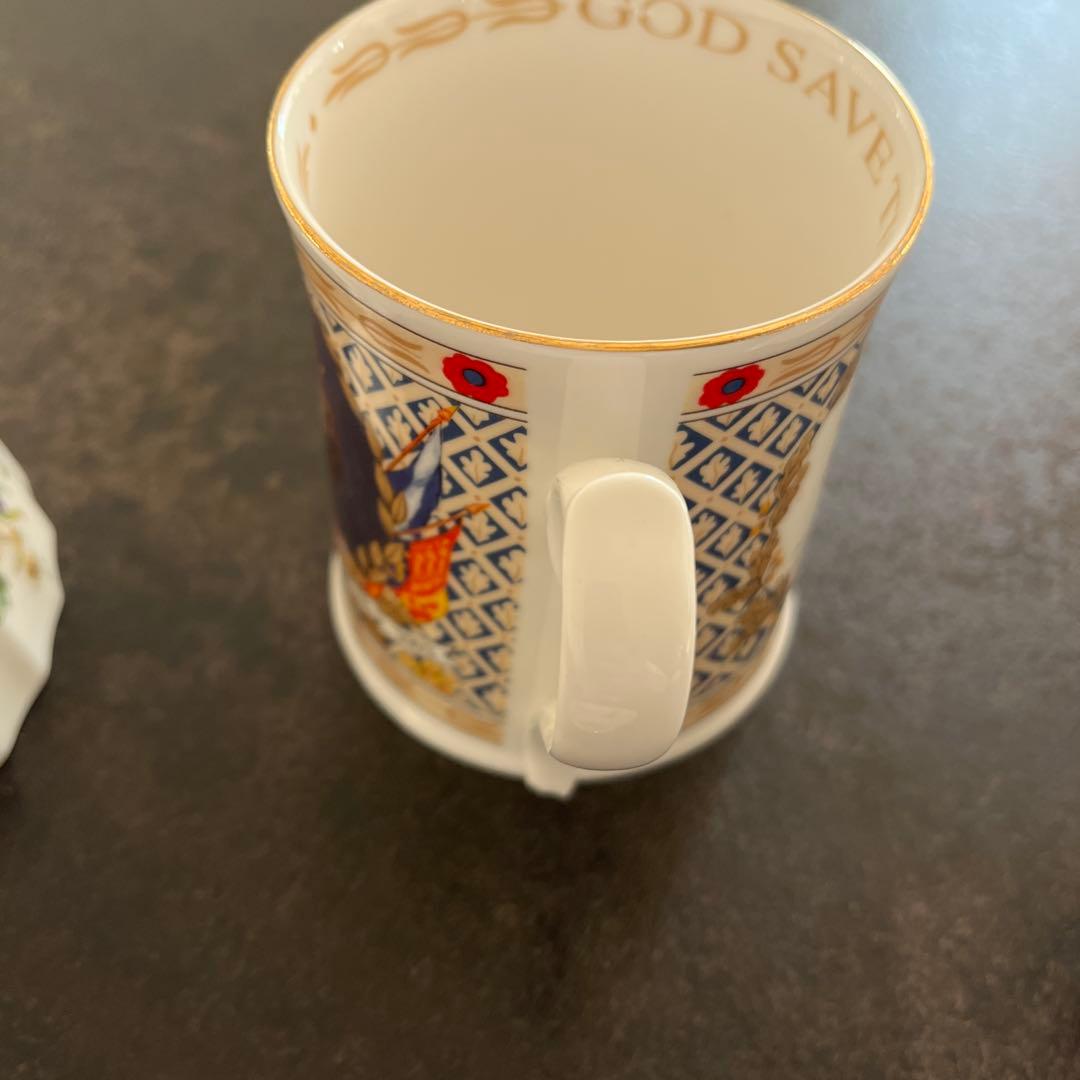 【4点セット】マグ　カップ　ソーサー　アンティーク　イギリス　エリザベス女王