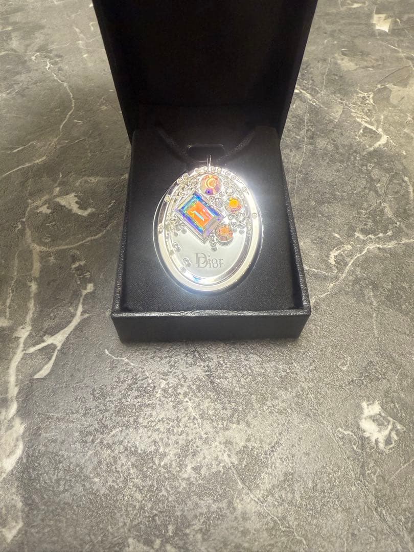 【希少】Dior リップグロス ペンダントスワロフスキー 箱ケース付き　未使用