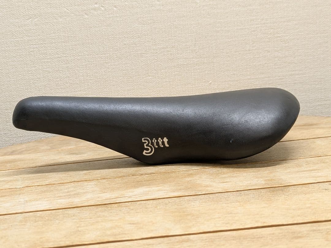 ３Ｔ／革張りシームレスサドル