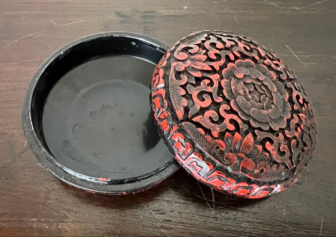 唐物 堆朱香合 時代物 アンティーク 朱漆 彫漆