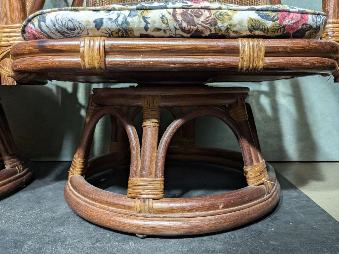 (S) 昭和レトロ　ラタン　チェア　座椅子　藤回転椅子　薔薇柄