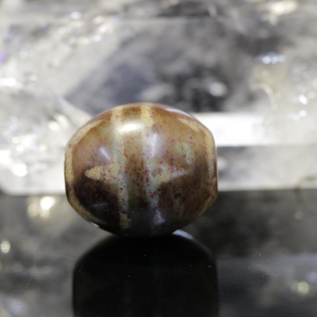 四線虎牙天珠：朱砂入り