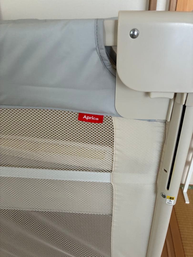【美品】アップリカ ココネルエアープラス　ベビーベッド　ホワイトグレー