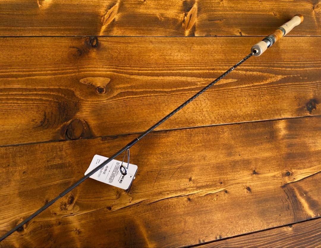 トラウトロッド　ウッドリールシート　渓流釣り　源流　天然木　スピニング　山女魚