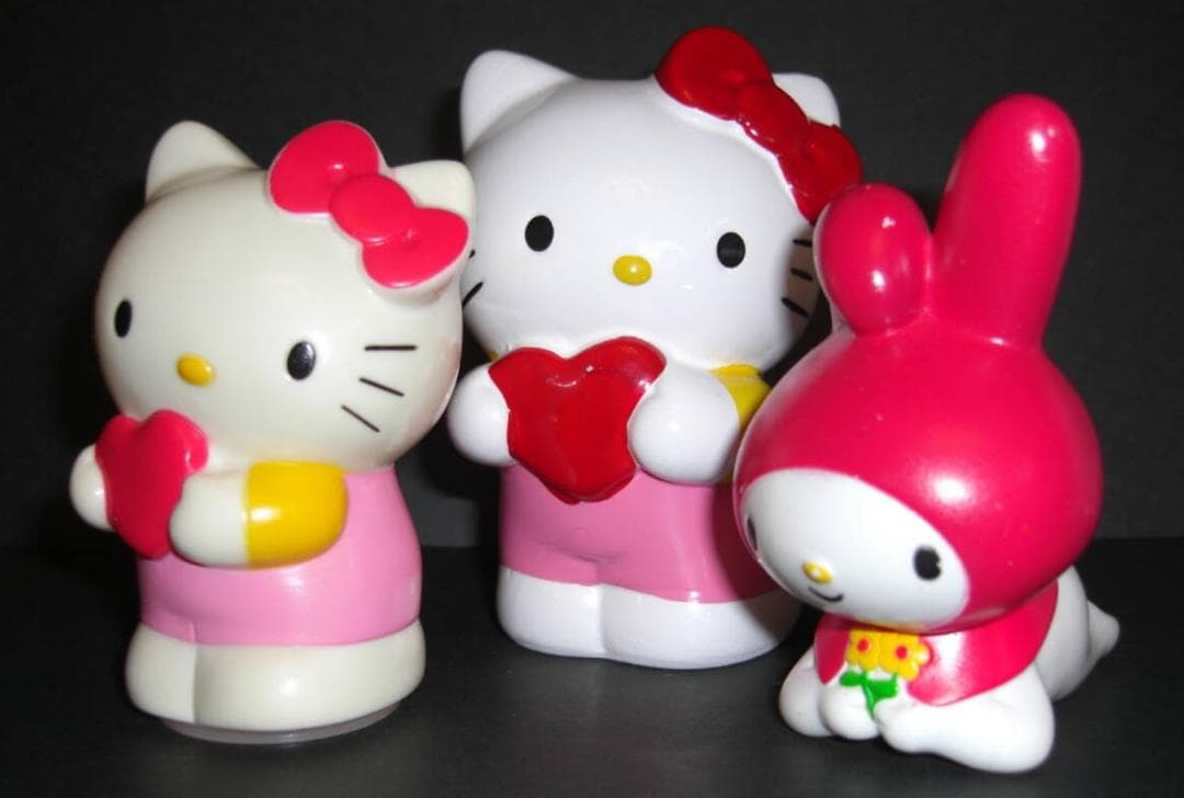 ハローキティ　マイメロディ　銀行ノベルティ貯金箱　３個　非売品