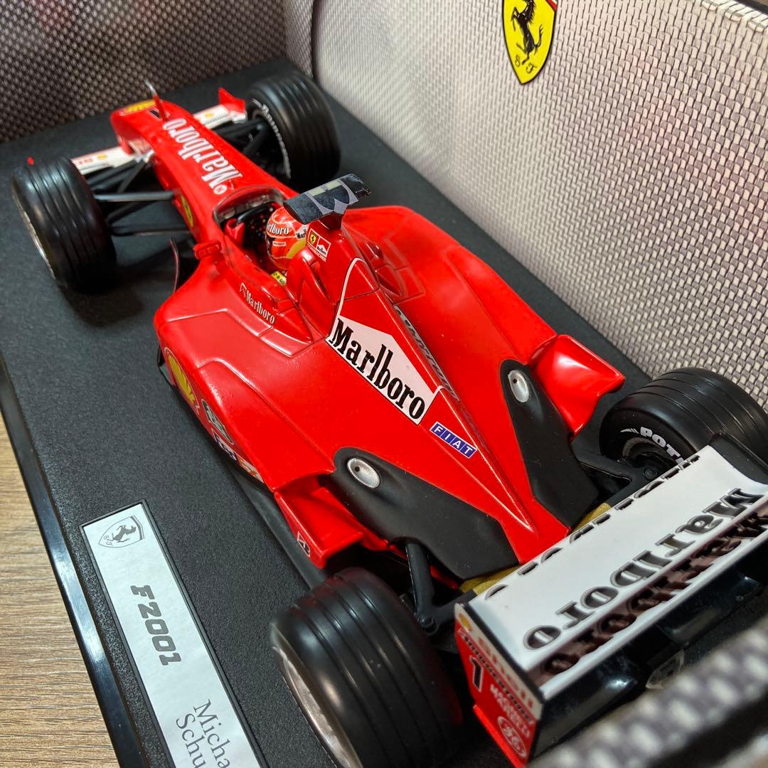 ホットウィール1/18 フェラーリ F2001 Mシューマッハ マルボロカスタム