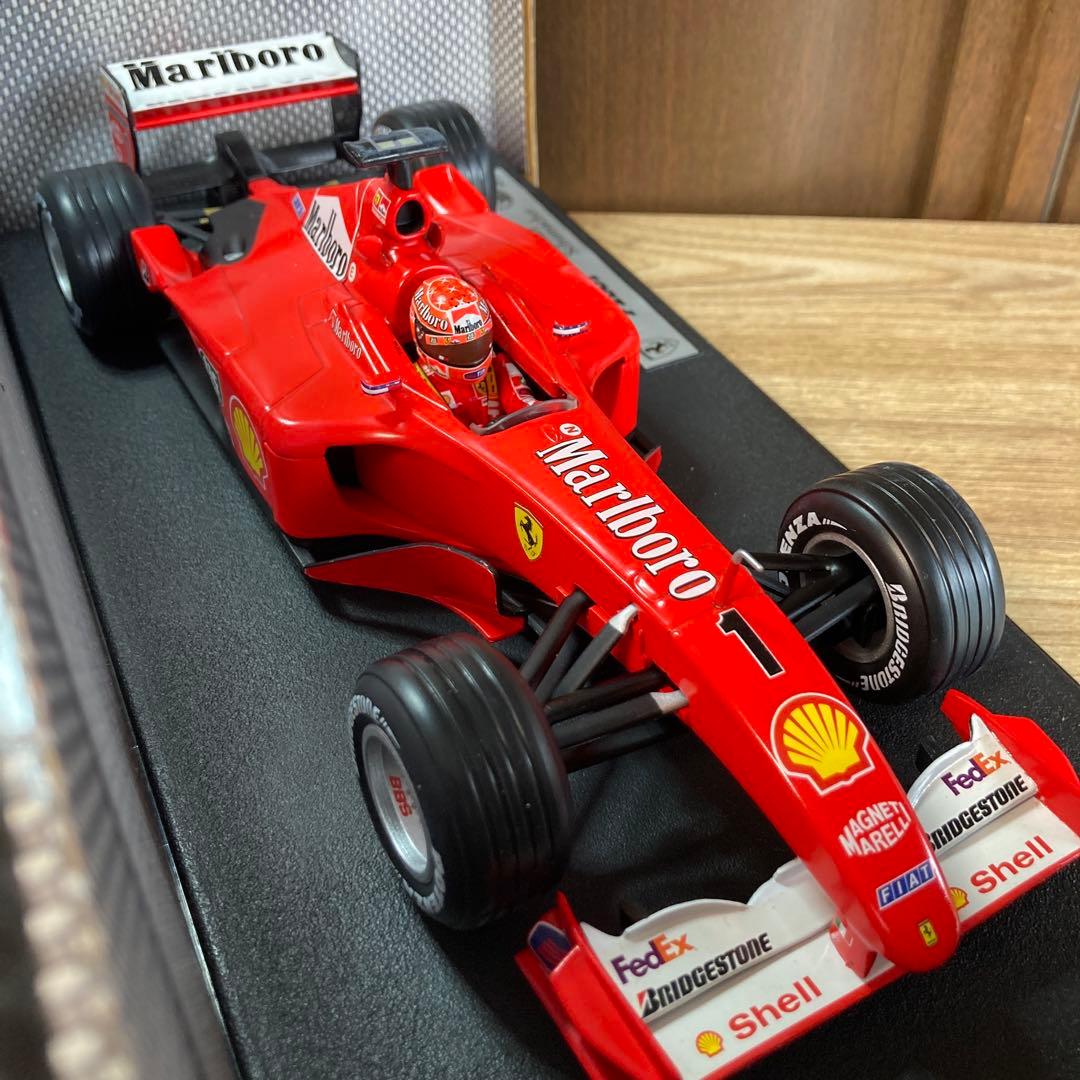 ホットウィール1/18 フェラーリ F2001 Mシューマッハ マルボロカスタム