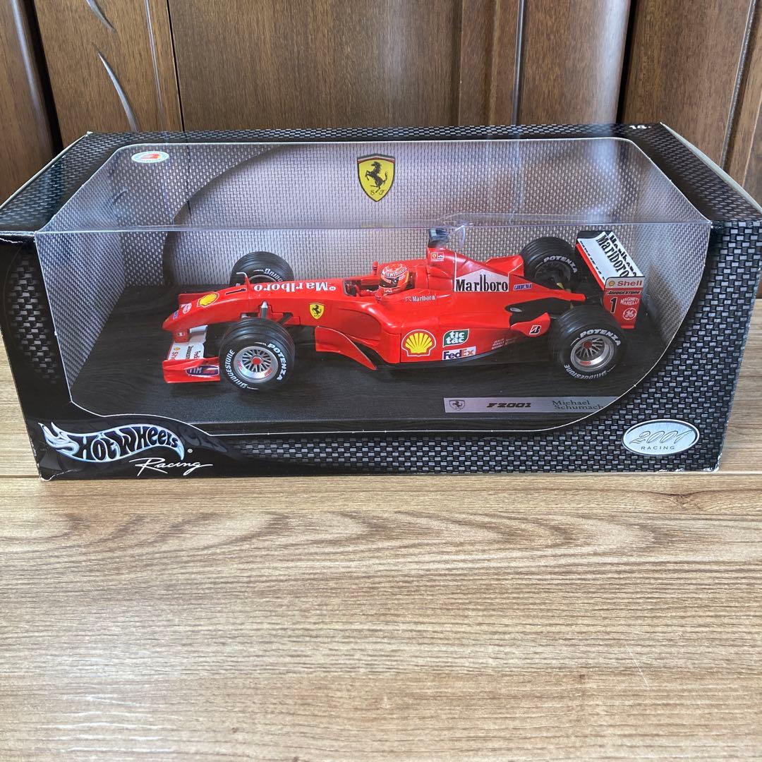 ホットウィール1/18 フェラーリ F2001 Mシューマッハ マルボロカスタム
