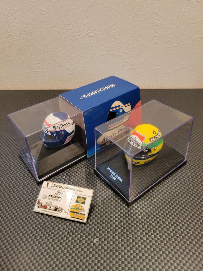 ミニチャンプス　1/8ヘルメット　アイルトンセナ　アラン、プロスト　ピンバッチ